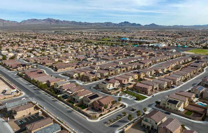 Southern Nevada median home sale price drops to $470K in September
