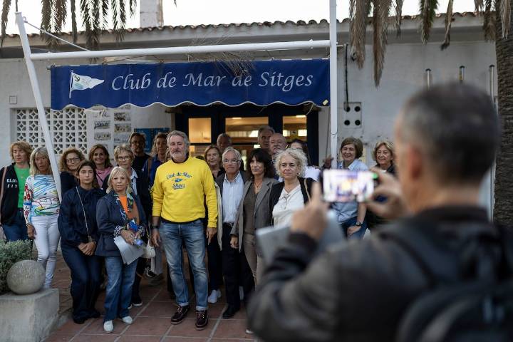 Transición Ecológica planta al Club de Mar de Sitges el día de su último adiós
