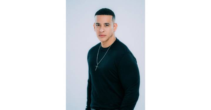 Daddy Yankee regresa a los escenarios en los Premios Billboard 2025 tras su gira de despedida