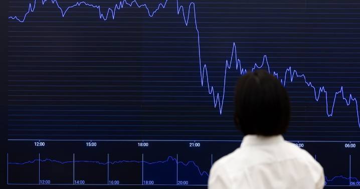 Bonos argentinos y acciones muestran un repunte moderado tras las caídas del martes