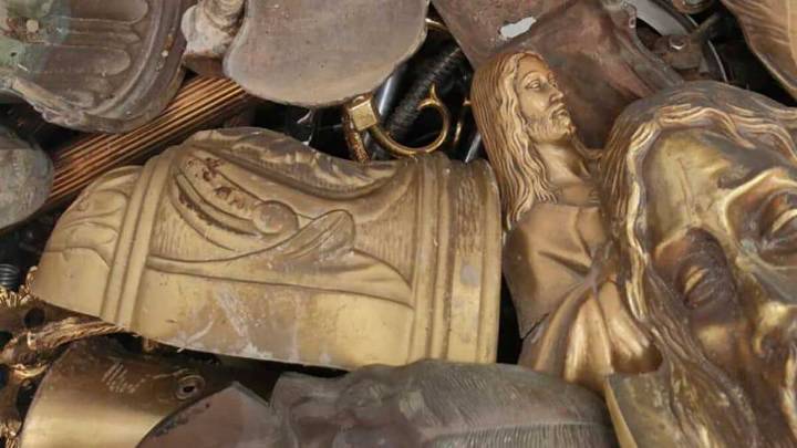 La Policía solicita fotos y facturas a las familias afectadas por los robos en el Cementerio de Torrero