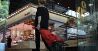 Seis de cada diez catalanes se ven obligados a comprar productos más baratos de lo que quisieran