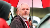 La Audiencia Nacional abre el juicio oral para el acusado español de espiar a Assange durante su asilo en Londres