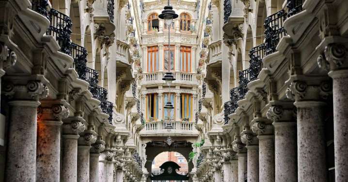 ¿Son estos los cuatro edificios más bonitos de Albacete junto al Pasaje Lodares?