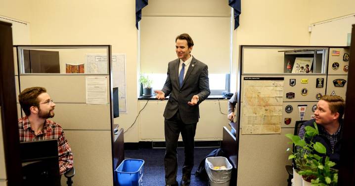 For California delegation and its staffers, here's what shutdown life looks like
