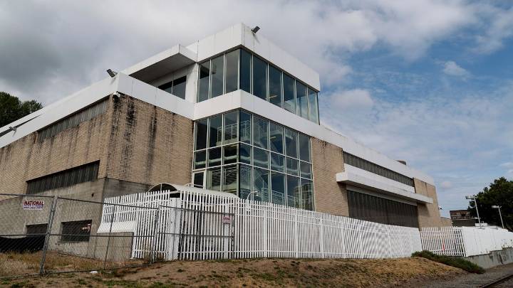 U.S. citizen detained and held at ICE building in Portland for hours before release, lawyer says