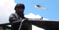 Comando ataca presidencia de Zinapécuaro y lanza explosivos desde drones