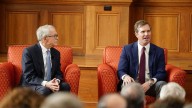 Beshear, DeWine talk bipartisanship in Cincinnati