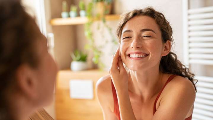 The Popular Herb That May Help Prevent Infection, Reduce Inflammation, And Hydrate Your Skin