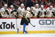 Pastrnak has a 3-point night in the Bruins' 3-1 victory over Ovechkin and the Capitals