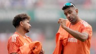 "Where will he bowl then?": Ashwin blasts ODI selection against Australia, questions overlooking of Kuldeep Yadav in Perth