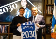 Jon Gorrotxategi renueva con la Real Sociedad hasta 2030