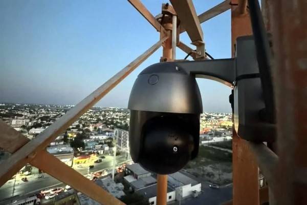 Desinstalan cámaras del narco en Reynosa