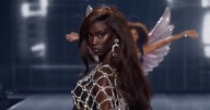 Así desfiló Anok Yai en el Victoria’s Secret Fashion Show 2025