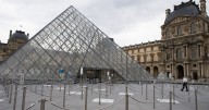 France's Louvre Museum Closes After Minister Reports 'Robbery