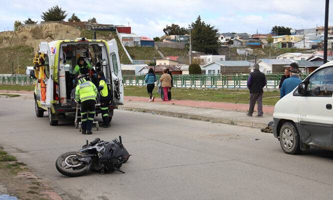 Grave motociclista accidentado en Costanera del Río Norte