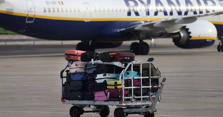 Ryanair CEO warns '100,000 passengers' could face cancelled flights 'next week'