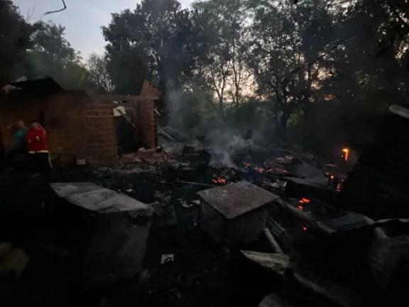 Una familia perdió todo tras un voraz incendio en Santo Pipó