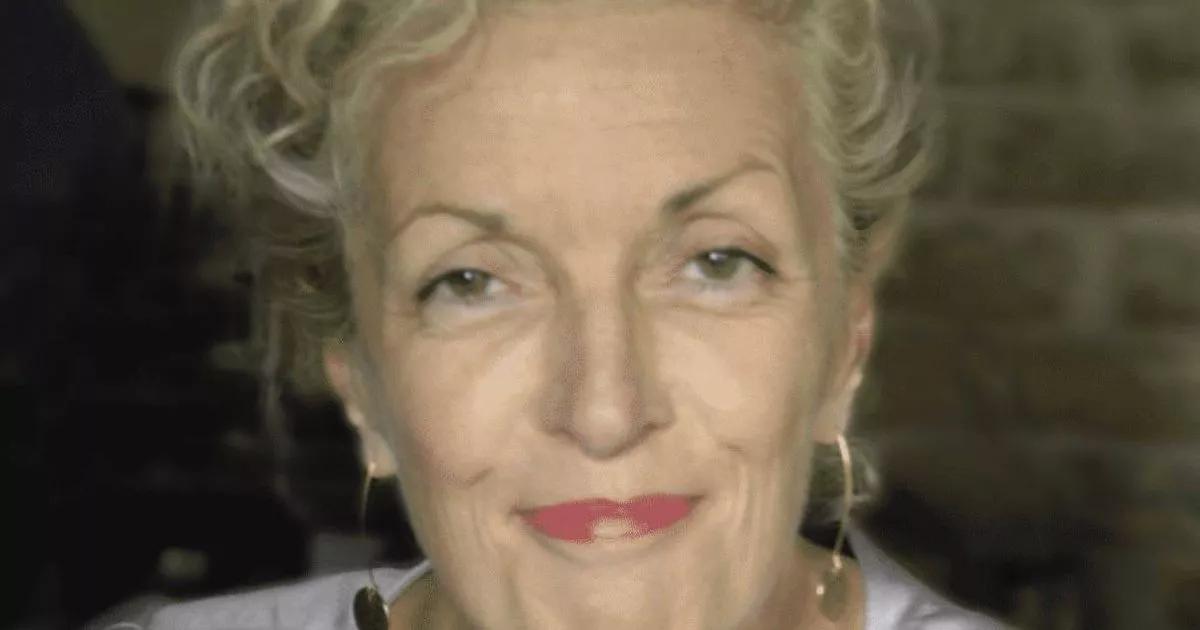 Woman dies in freak accicent after getting caught in car's electric window