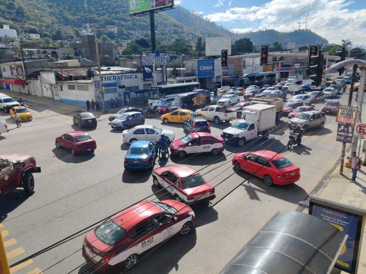 Por tercera semana, maestros de la Sección 22 intensifican protestas con bloqueos y plantón en Oaxaca de Juárez