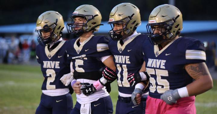 HIGH SCHOOL FOOTBALL: Ayden Whited, Trey Taylor help Grundy beat Hurley in last-ever meeting between rivals to clinch final BDD title