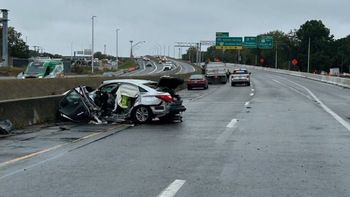 Multiple people are injured following 4 vehicle crash on I