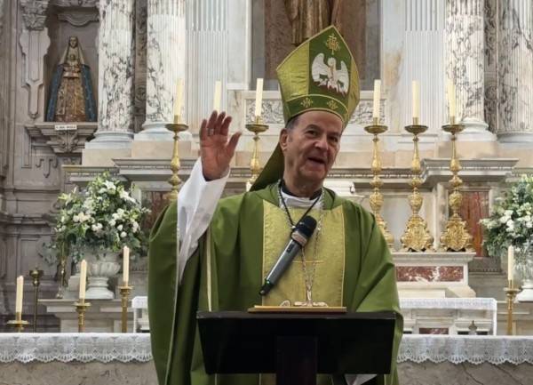 Llama arzobispo a incrementar la fe para ser felices