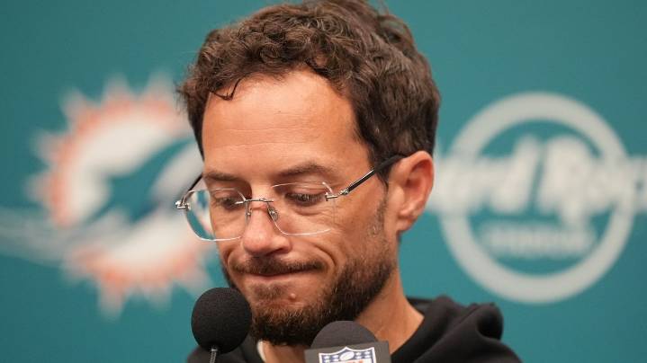 Miami fans boo as another last-minute loss leaves Dolphins reeling, and nobody is happy