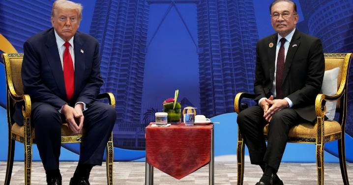 Trump, 79, Flashes Cankles at Summit With Asian Leaders