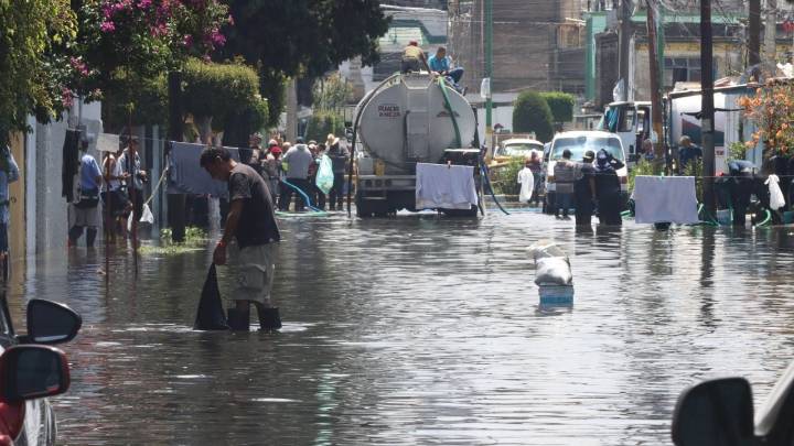CDMX y Edomex: drenaje colapsa por lluvias extremas y toneladas de basura