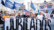 Marcha de jubilados termina en incidentes frente al Congreso
