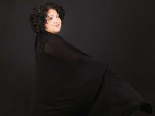 María Katzarava desnuda conexión con su alma gitana