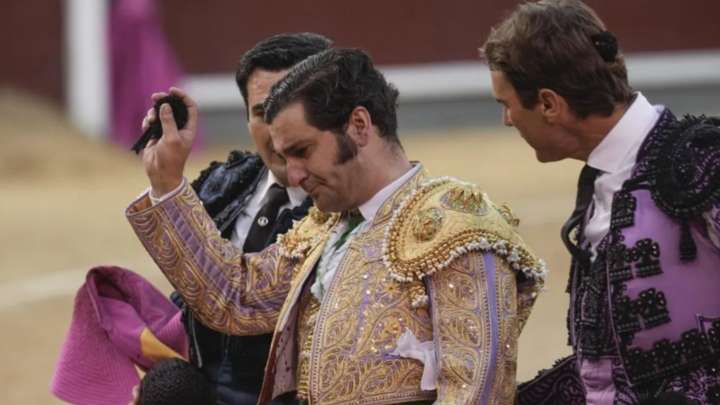 Morante de la Puebla se retira por sorpresa tras una tarde histórica en Las Ventas