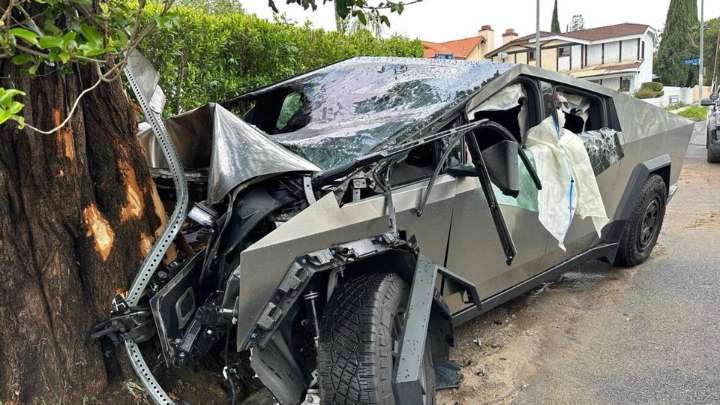 Demandan a Tesla por la muerte de dos personas en la pick