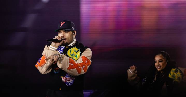 Chris Brown ‘breezes’ through 20-year career with lengthy setlist in Atlanta