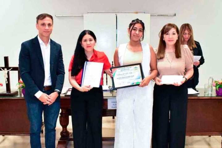 El Concejo Deliberante de Fernández distinguió a Jóvenes Destacados