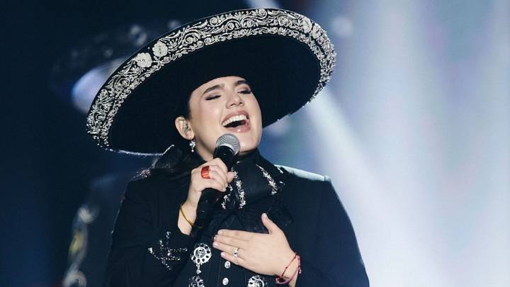 “Mi abuelo casi llora cuando me escuchó cantar una de sus canciones”: Nieta de Vicente Fernández