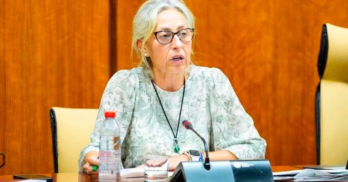 La consejera andaluza de Salud descarta dimitir por las demoras en el cribado de cáncer de mama: "Sería lo fácil"