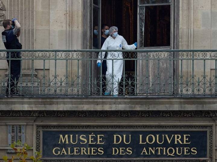 Louvre remains closed one day after brazen jewel heist