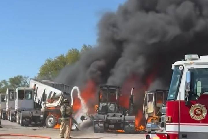 2 People Dead After Small Plane Crashes into 18-Wheeler Semitrailers in Texas