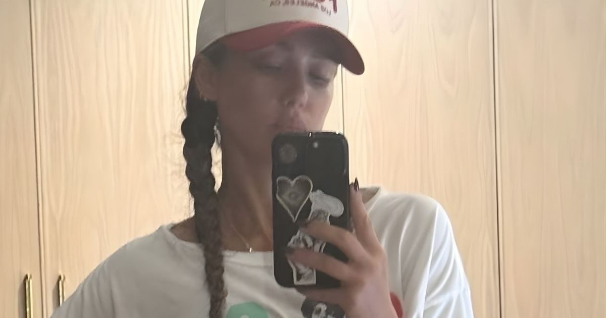 Fans Dub Jessica Alba 'Most Charming Angel' After Self
