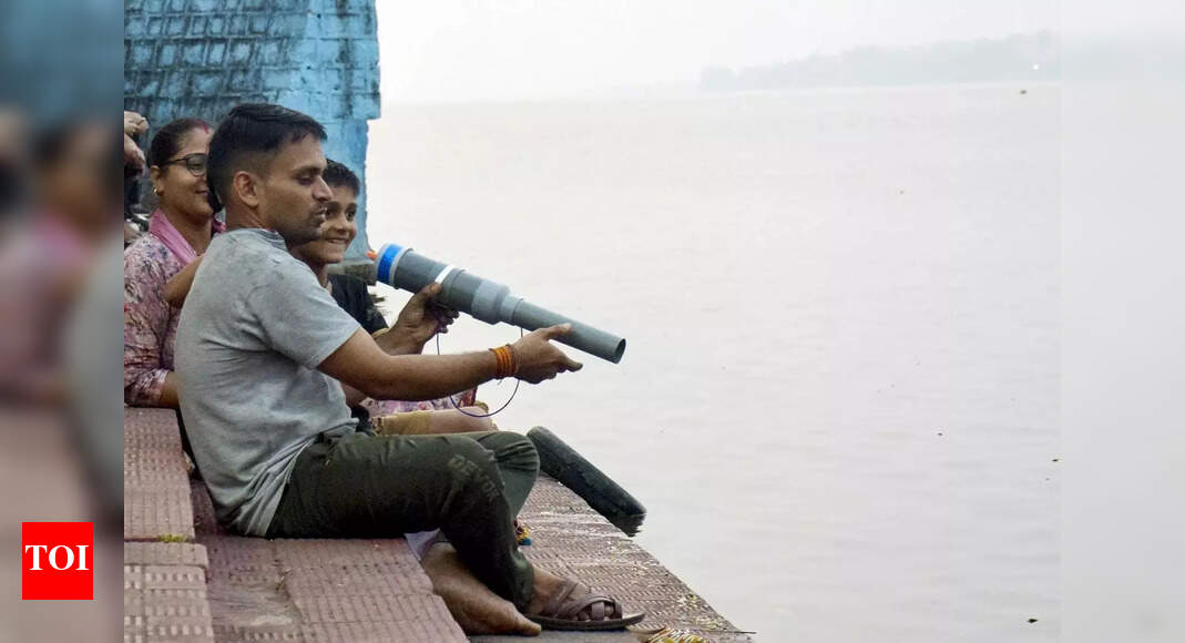 100 hospitalised in MP on Diwali: Carbide guns cause eye injuries; most victims are children