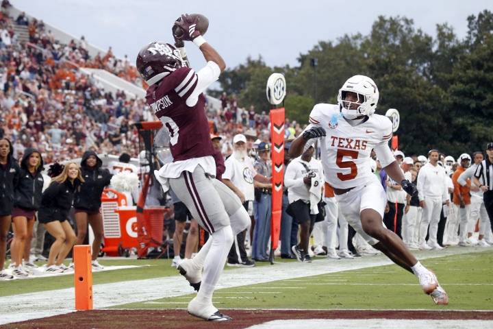 Deadspin | No. 22 Texas scores 24 unanswered in comeback win over Mississippi State