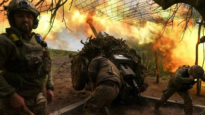 El ejército ruso logra rodear a las tropas ucranias en la estratégica ciudad de Kúpiansk