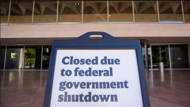 Federal workers hunker down as they go without pay in shutdown: “Protect every penny”