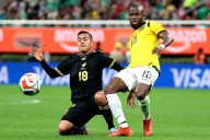 Entre gritos de "fuera Aguirre", México empata con Ecuador en Guadalajara