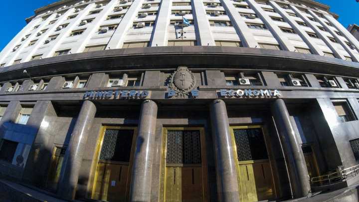 Baja de tasas e inyección de dinero