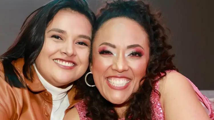 Michelle y Victoria construyen su maternidad en silencio, fuera de las redes y los trends