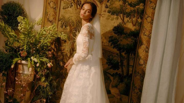 35+ Long-Sleeve Wedding Dresses for All Your Bridal Moments