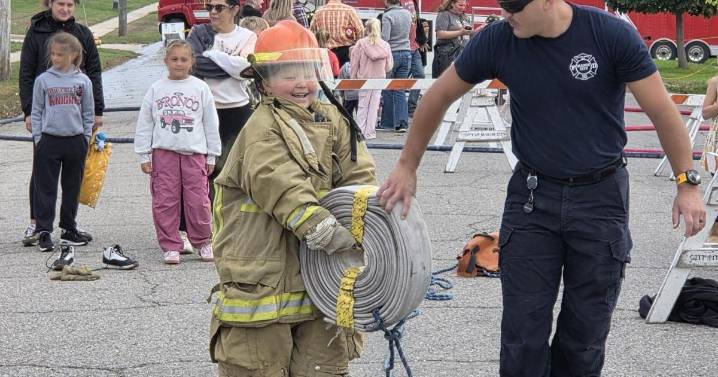 Kids, adults, have fun, learn to stay safe during Mason City Fire Department open house